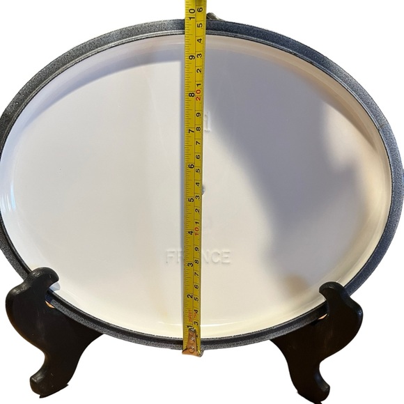 Lid Only-Le Creuset Dutch Oven (no. 31) (6.75 quart, off-white with silver knob) - Picture 5 of 6